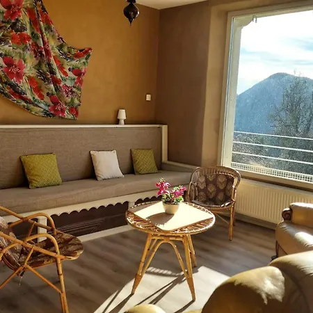 Maison Charmante à Avec Vue Montagne. Hébergement de vacances