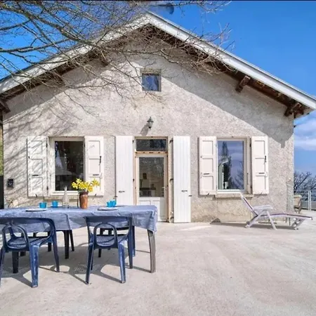 Maison Charmante à Avec Vue Montagne. Casa vacanze