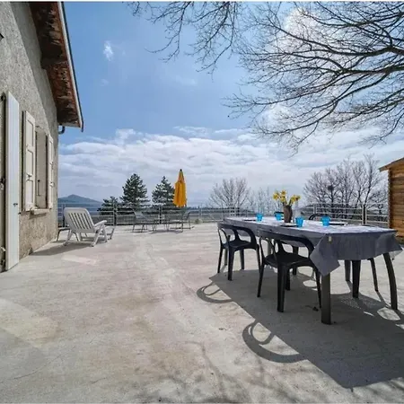 Maison Charmante à Avec Vue Montagne. *