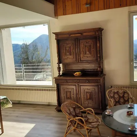Maison Charmante à Avec Vue Montagne. Plan-de-Baix