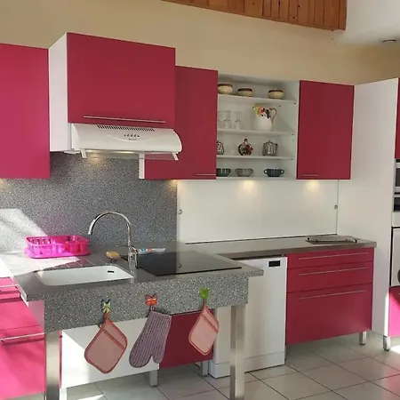 Hébergement de vacances Maison Charmante à Avec Vue Montagne. Plan-de-Baix